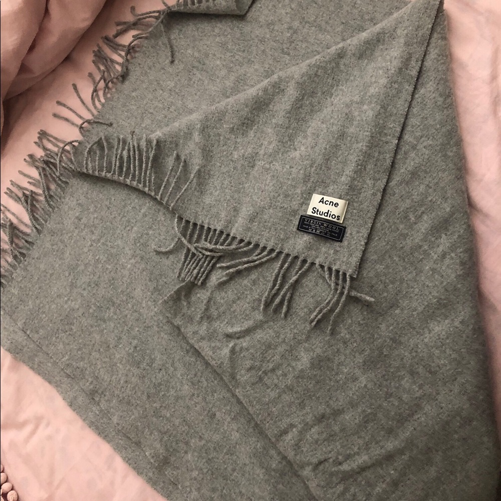 Used Acne Studio scarf